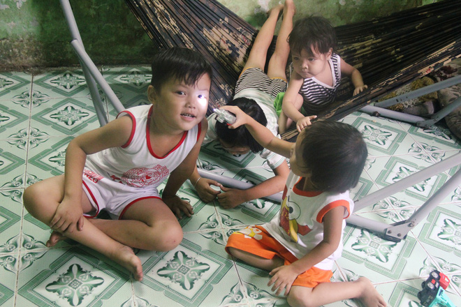 tim ve ngoi nha cua nhung dua be trong clip gao khoc vi doi gay xon xao mang xa hoi