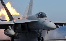 thuy quan luc chien my hoang hon vi ngon lua bi an bung len tu tiem kich fa 18