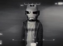 qua bat ngo hoa ra chu be xuat hien trong phim iron man 2 chinh la spider man