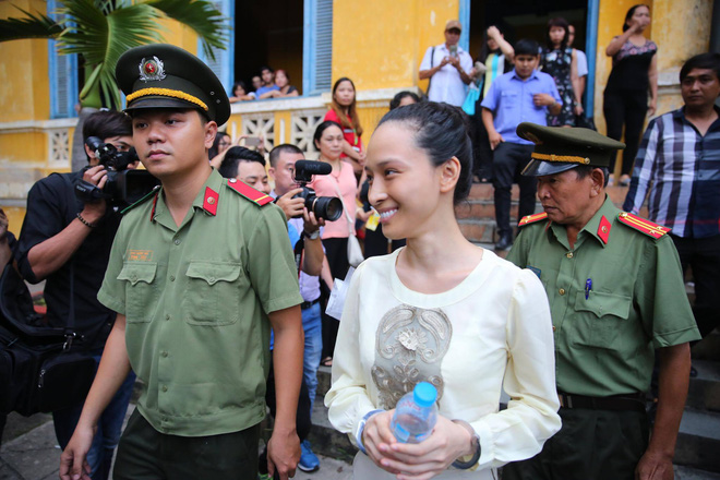 vu an hoa hau phuong nga bi cao buoc lua dao dai gia cao toan my ngay cang co nhieu tinh tiet moi khi nhan chung xuat hien