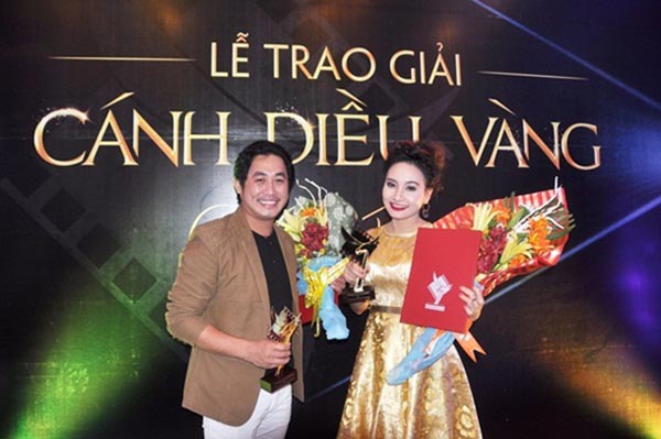 gia tai o tuoi 27 cua bao thanh phim song chung voi me chong