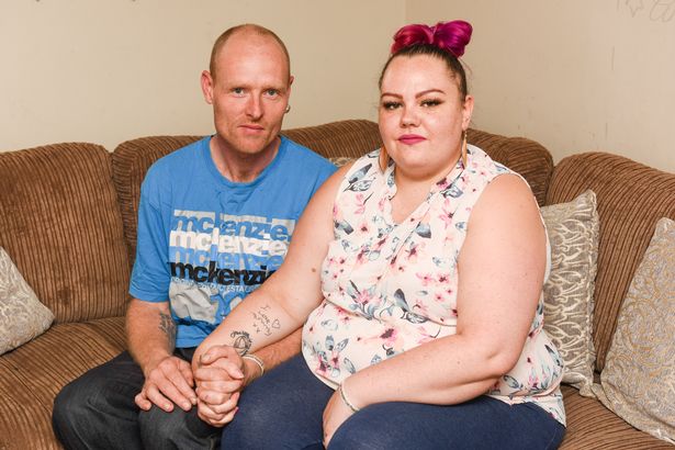 dung chut suc luc cuoi cung truoc khi ra di mai mai vi ung thu thien than nhi goi ten ong ba bo me roi noi chup anh di bo me oi