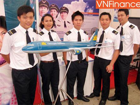 hang hang khong 4 sao vietnam airlines cap tap tang luong cho phi cong khi trao luu nghi viec tang cao