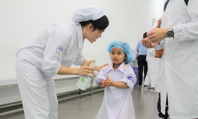 vui he 2018 be cung kham pha sieu nha may sua cua vinamilk