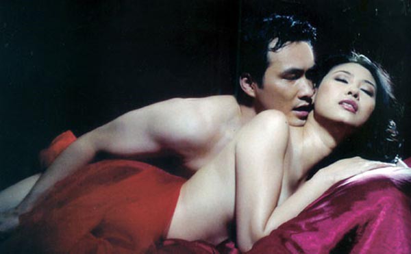 nhan sac goi cam cua hoa hau viet nam dam dong canh nong