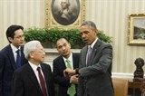 bat mi ve chiec dong ho tren co tay tong thong hoa ky obama