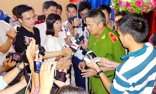 vu tham sat tai binh phuoc giet xong 6 nguoi nghi pham do be na nin khoc roi moi bo di