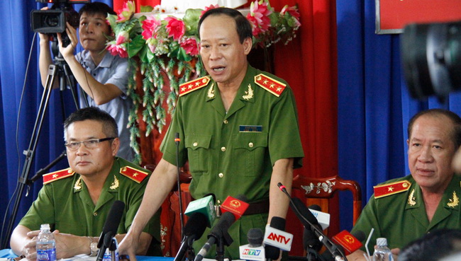 vu tham sat tai binh phuoc giet xong 6 nguoi nghi pham do be na nin khoc roi moi bo di