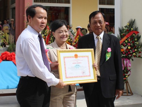 ve que xay trung tam thuong mai 8 ty dong cho lang