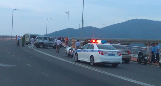 da nang oto tong 3 nguoi vang khoi cau thuan phuoc