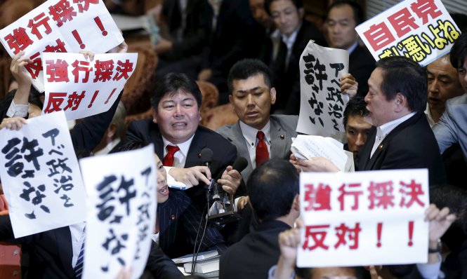 du luat phong ve tap the gay nao loan tai quoc hoi nhat ban