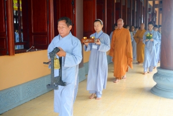 Giới trẻ học tu tại chùa