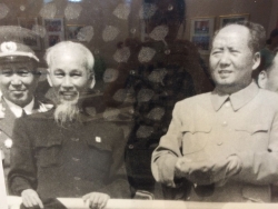 Triển lãm ảnh Chủ tịch Hồ Chí Minh với quan hệ Việt – Trung
