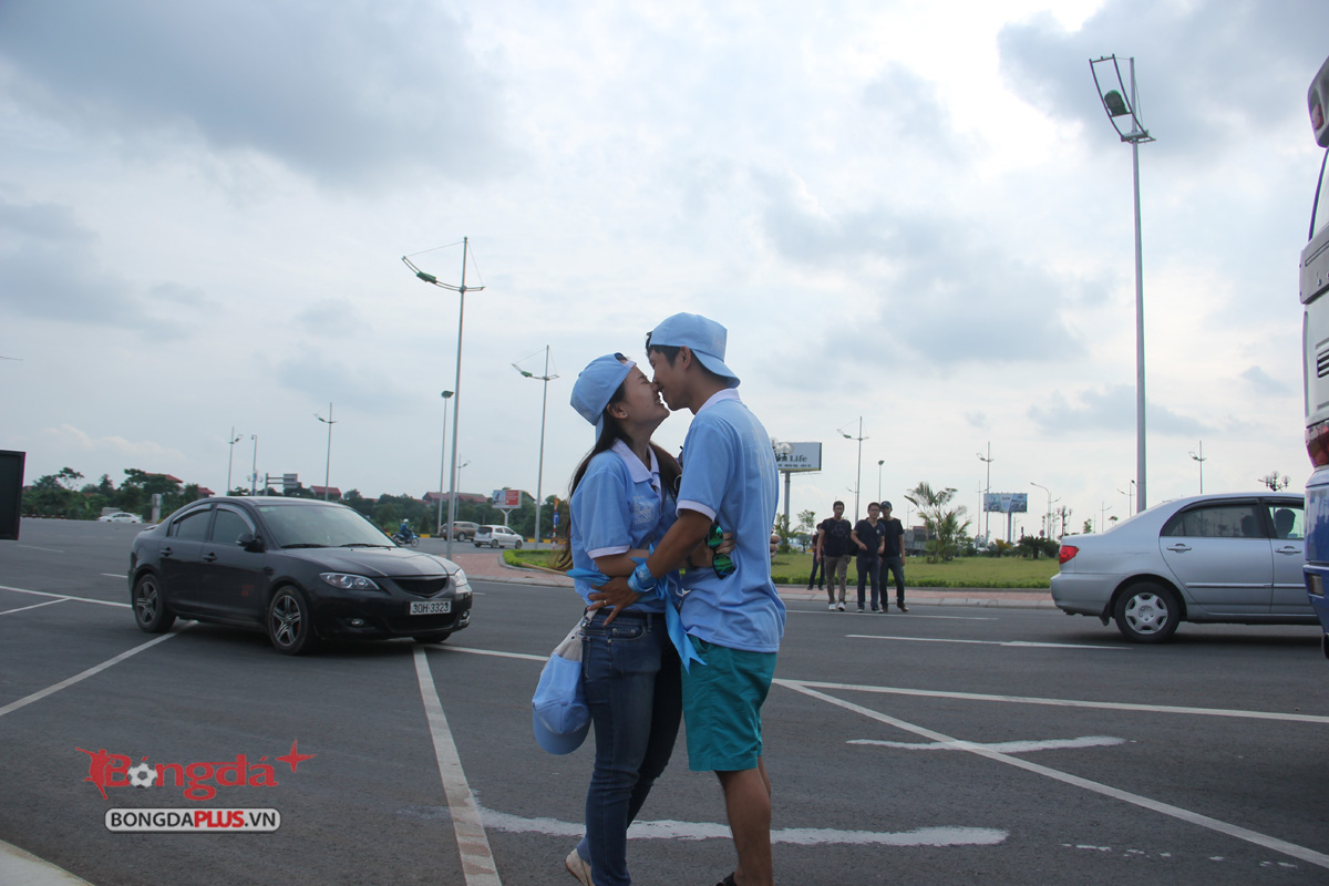 toan canh hanh trinh tai viet nam cua man city ngay thu nhat