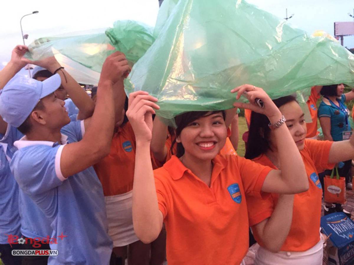 toan canh hanh trinh tai viet nam cua man city ngay thu nhat
