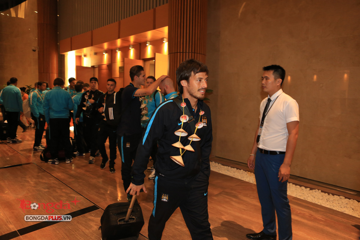 toan canh hanh trinh tai viet nam cua man city ngay thu nhat