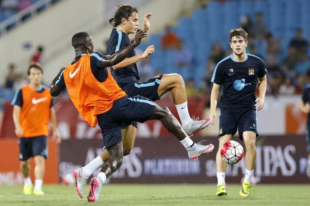 doi tuyen viet nam man city qua bat ngo nao cho khach