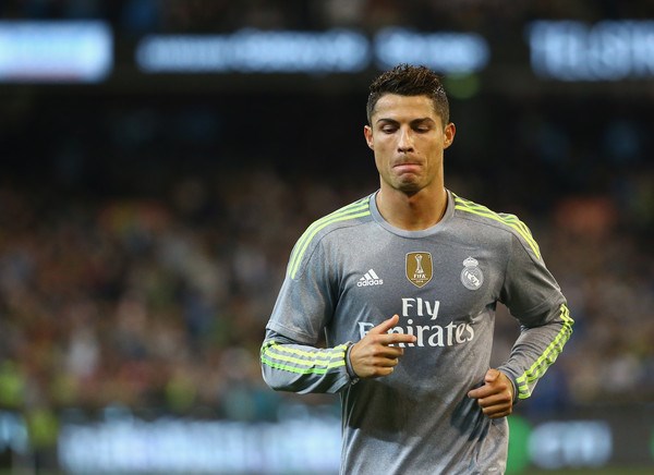 real tu choi de nghi hoi mua ronaldo voi gia 120 trieu euro cua psg