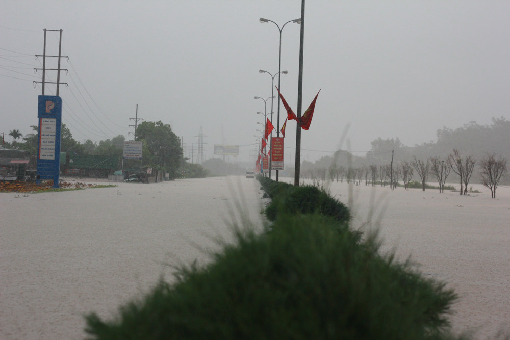 3 ngoi nha bi sap chon vui 9 nguoi o quang ninh