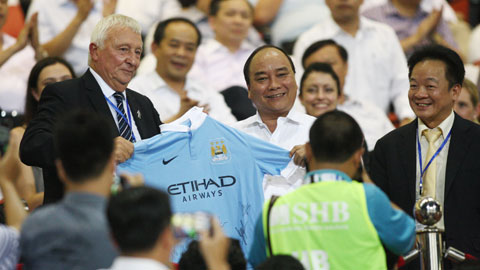 chum tin tran giao huu dt viet nam va man city