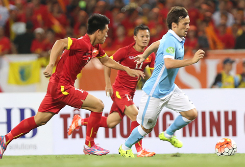 bau hien vi noi nhuc 5 nam truoc ma dua man city sang viet nam
