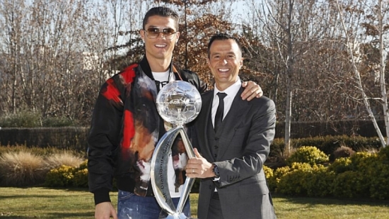 ong trum jorge mendes chon cristiano ronaldo lam phu re