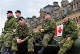 canada dieu 1000 linh toi sat bien gioi nga de ho tro nato
