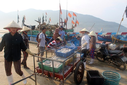 ngu dan vung ca chet o ha tinh duoc ho tro 100 lai suat cho vay