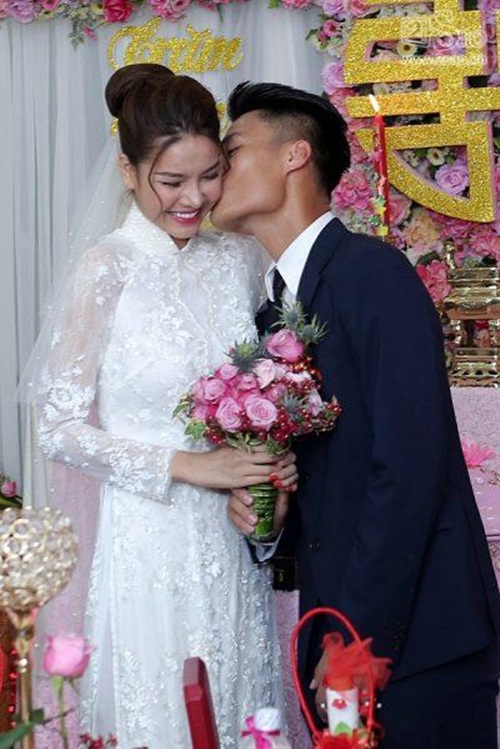 mac hong quan cuoi chay vi ky han mang bau 4 thang