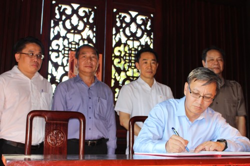 hanh phuc ve tham khu di tich lich su cach mang lao tai tuyen quang