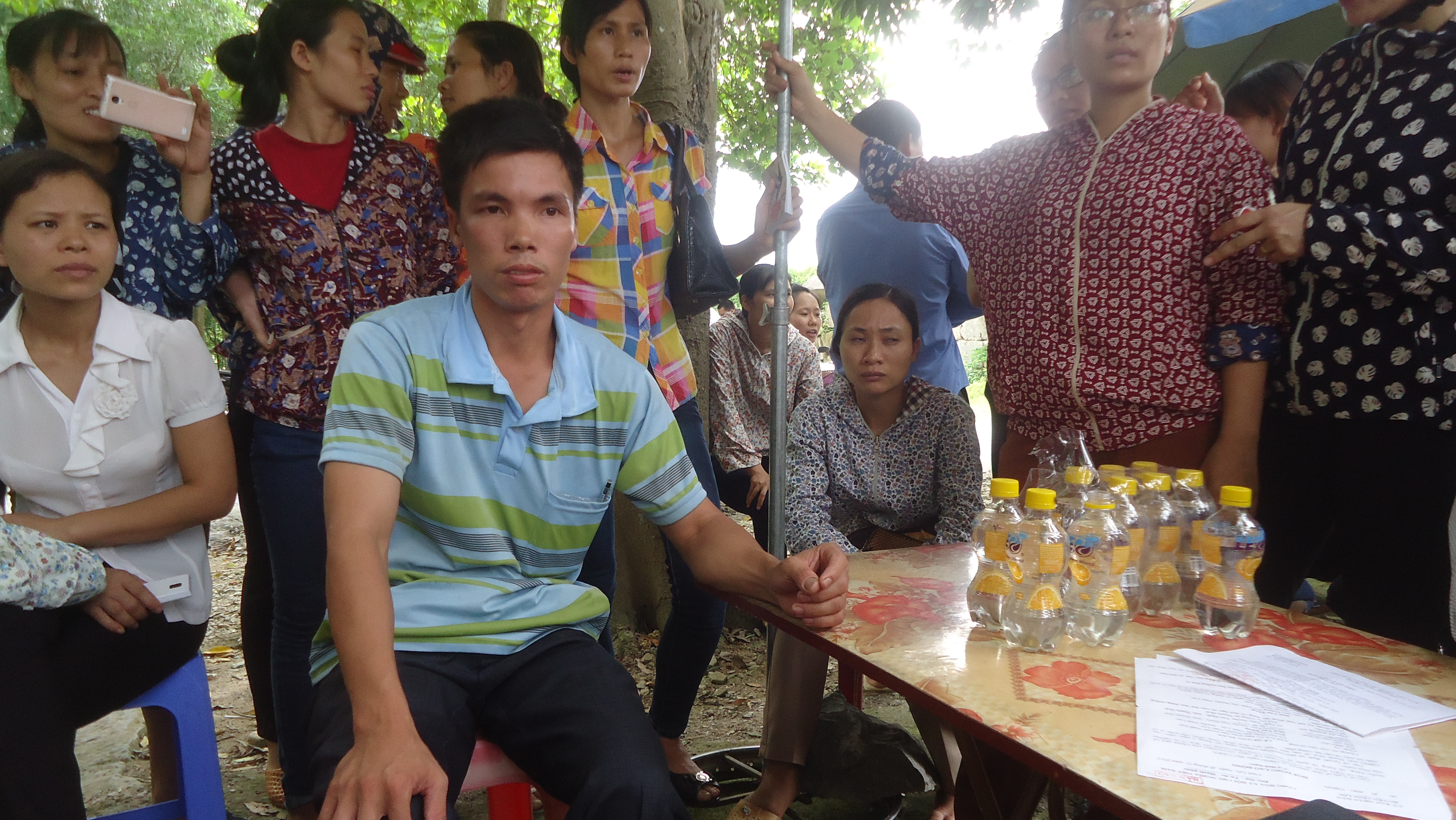 ubnd tinh thanh hoa yeu cau giai quyet giao vien doi du