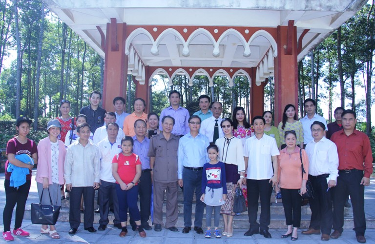 phat trien ben vung quan he huu nghi dac biet viet lao