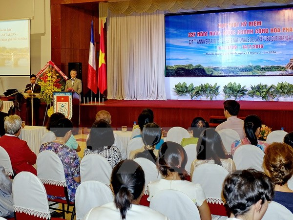 ky niem quoc khanh cong hoa phap tai tp ho chi minh