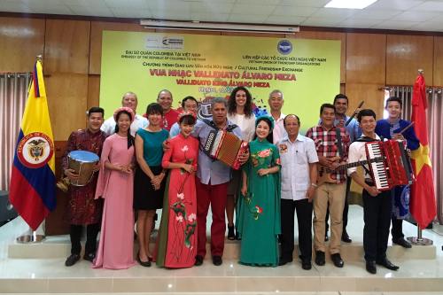cac nghe sy colombia va viet nam giao luu van hoa huu nghi am nhac