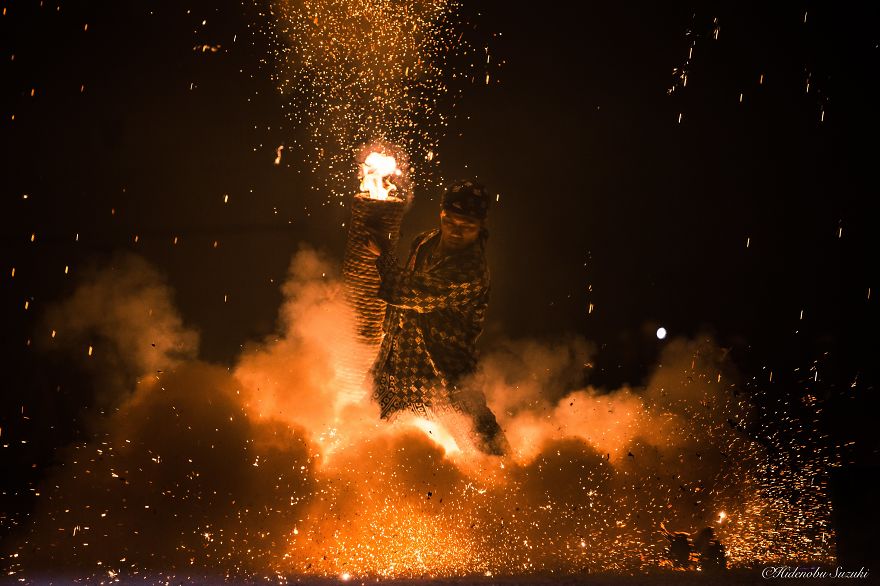 tezutsu hanabi le hoi phao hoa cam tay doc dao o nhat ban