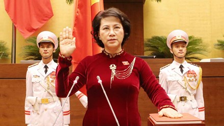 lan dau tien nu chu tich quoc hoi to chuc hop bao