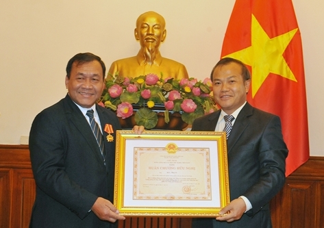 dai su vuong quoc campuchia hul phany nhan huan chuong huu nghi