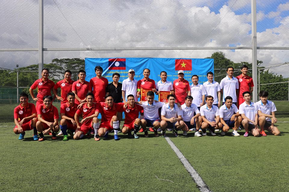 nhieu hoat dong giao luu gan ket hai nuoc viet lao tai singapore