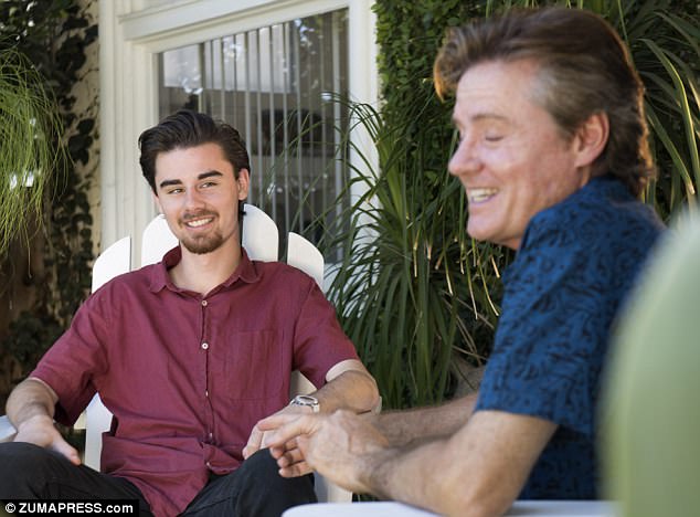 sau 5 nam hien tinh trung nguoi dan ong nay gap lai 14 nguoi con va lam mot viec tao bao chang ai dam ngo