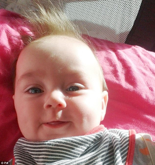 be 6 thang tuoi bi bo de say ruou va phe ma tuy hanh ha den chet