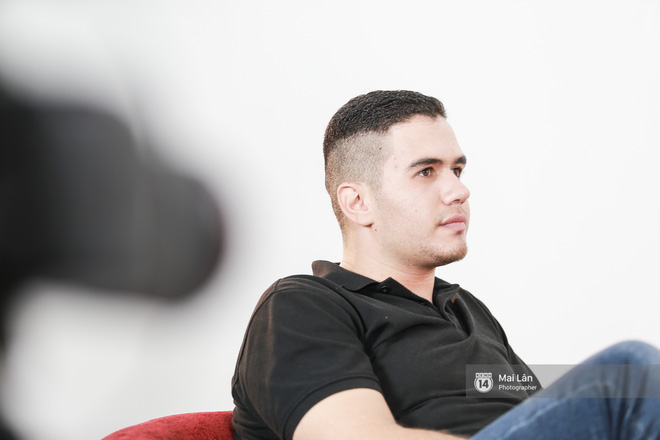 gap 6 ban hang xom tay trong nhung clip che tieng viet vui nhon dang gay sot