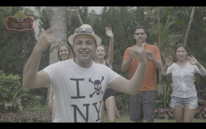 gap 6 ban hang xom tay trong nhung clip che tieng viet vui nhon dang gay sot