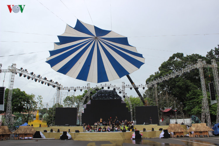 son la san sang cho nam doan ket huu nghi viet lao