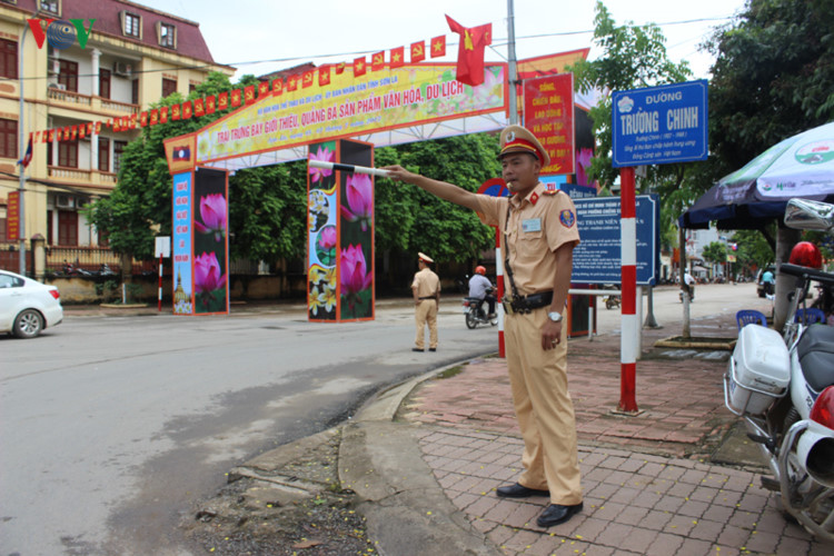 son la san sang cho nam doan ket huu nghi viet lao