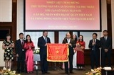 thu tuong trao co thi dua cho dai su quan viet nam tai berlin