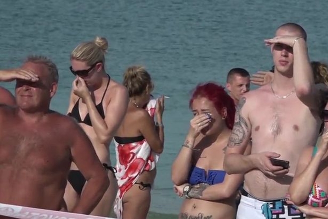 xac chet bi an vui trong cat o bai bien noi tieng bac nhat thai lan du khach hoang mang tot do