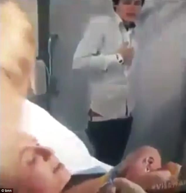 vao phong chung kien ban gai vuot can voi 1001 bieu cam kho do nhung roi bang hoang phat hien minh khong phai cha dua be