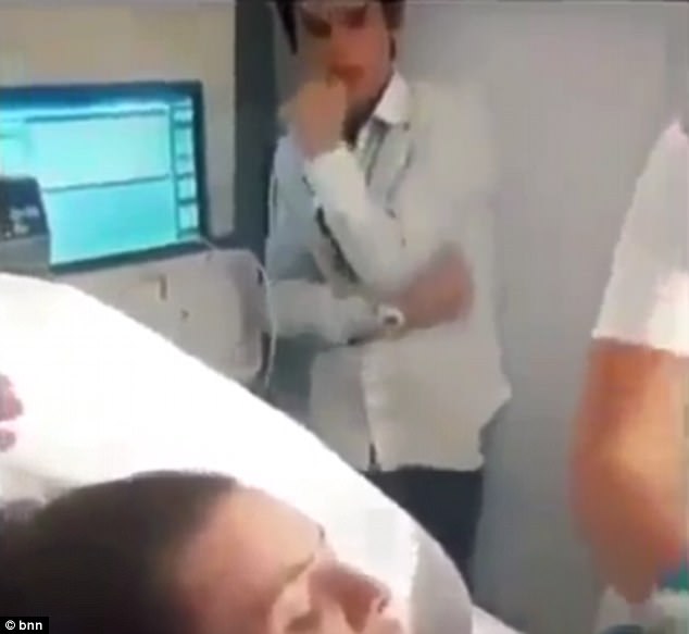 vao phong chung kien ban gai vuot can voi 1001 bieu cam kho do nhung roi bang hoang phat hien minh khong phai cha dua be