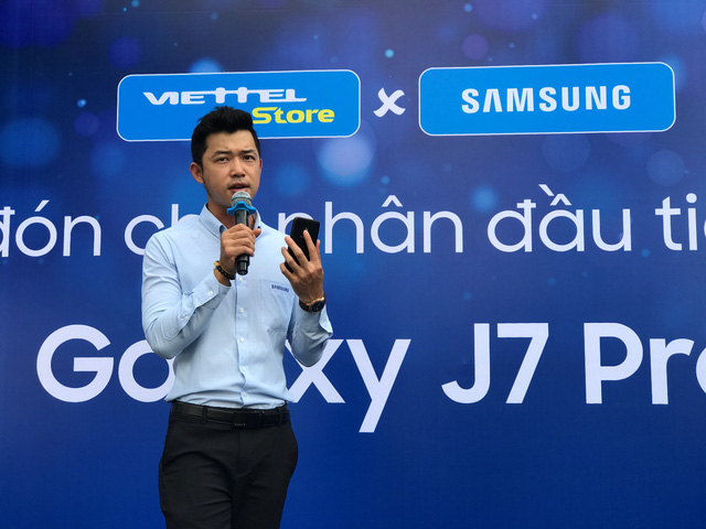 viettel store that thu trong ngay dau mo ban galaxy j7 pro