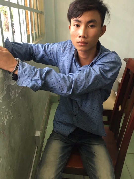 tp hcm cong an no sung bat giu nam thanh nien khong che 2 co gai tre de cuop tai san